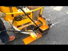 진한 노란색 열가소성 페인트